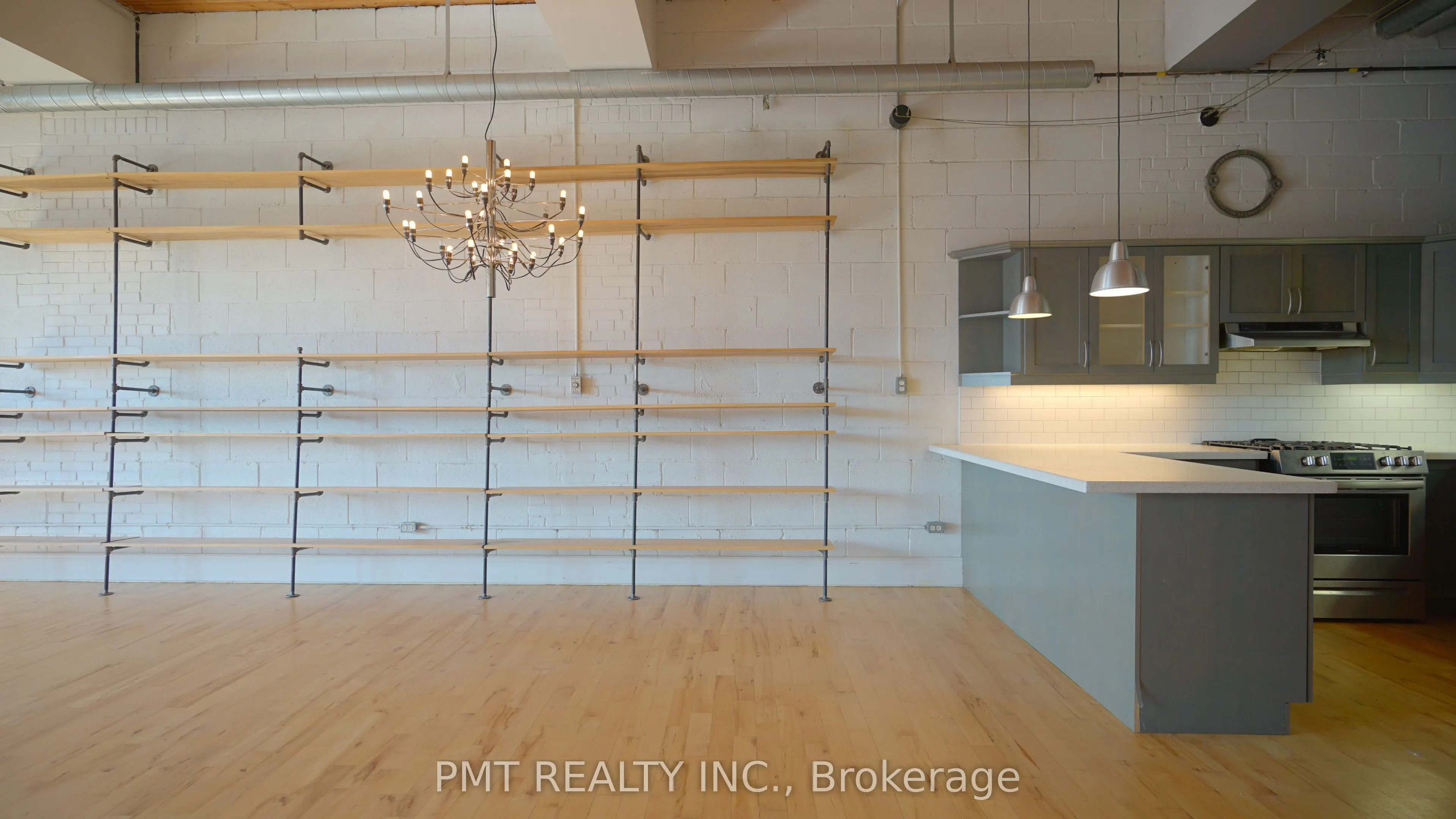 426 Queen Street E, #401
