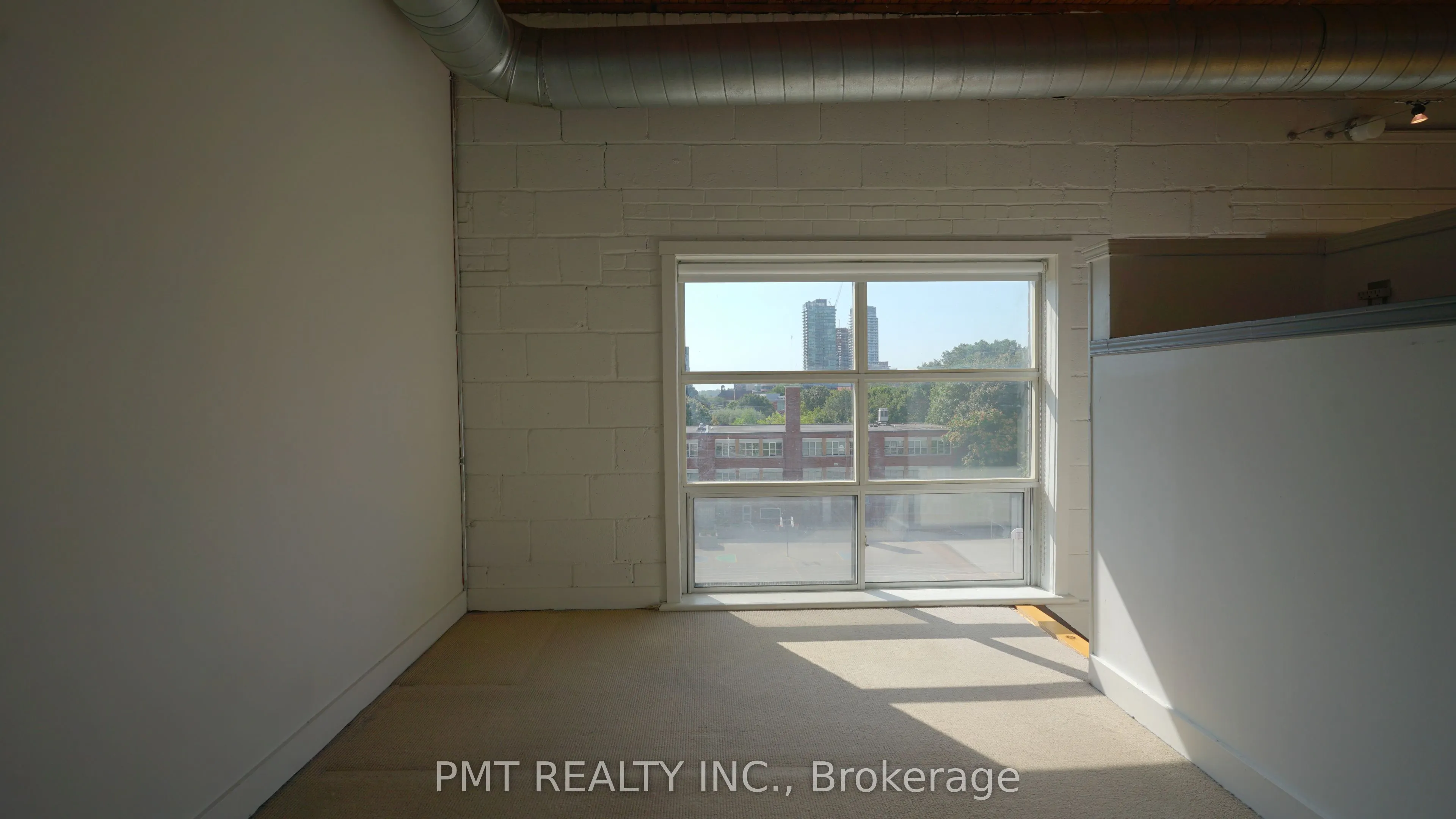 426 Queen Street E, #401