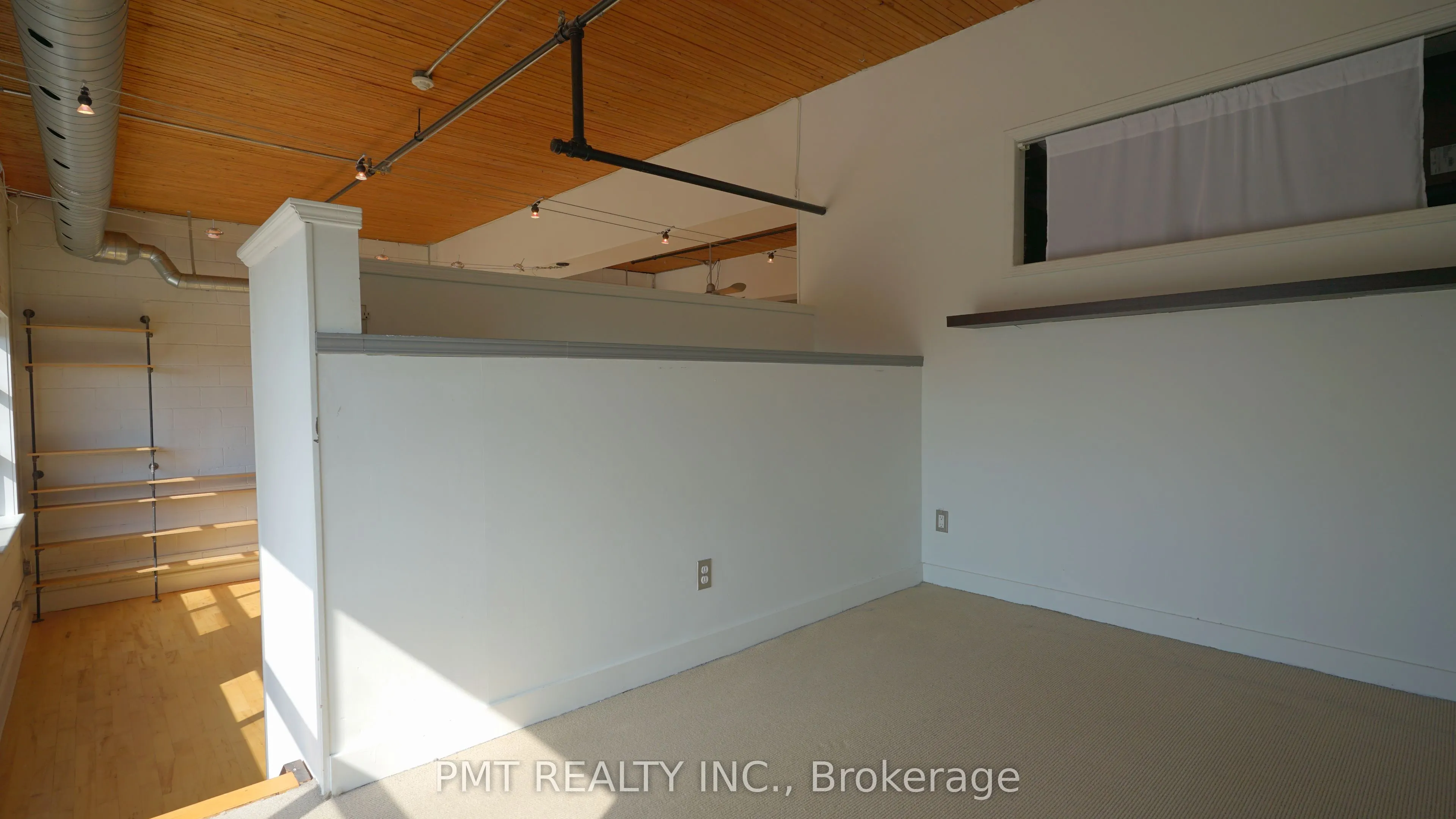 426 Queen Street E, #401