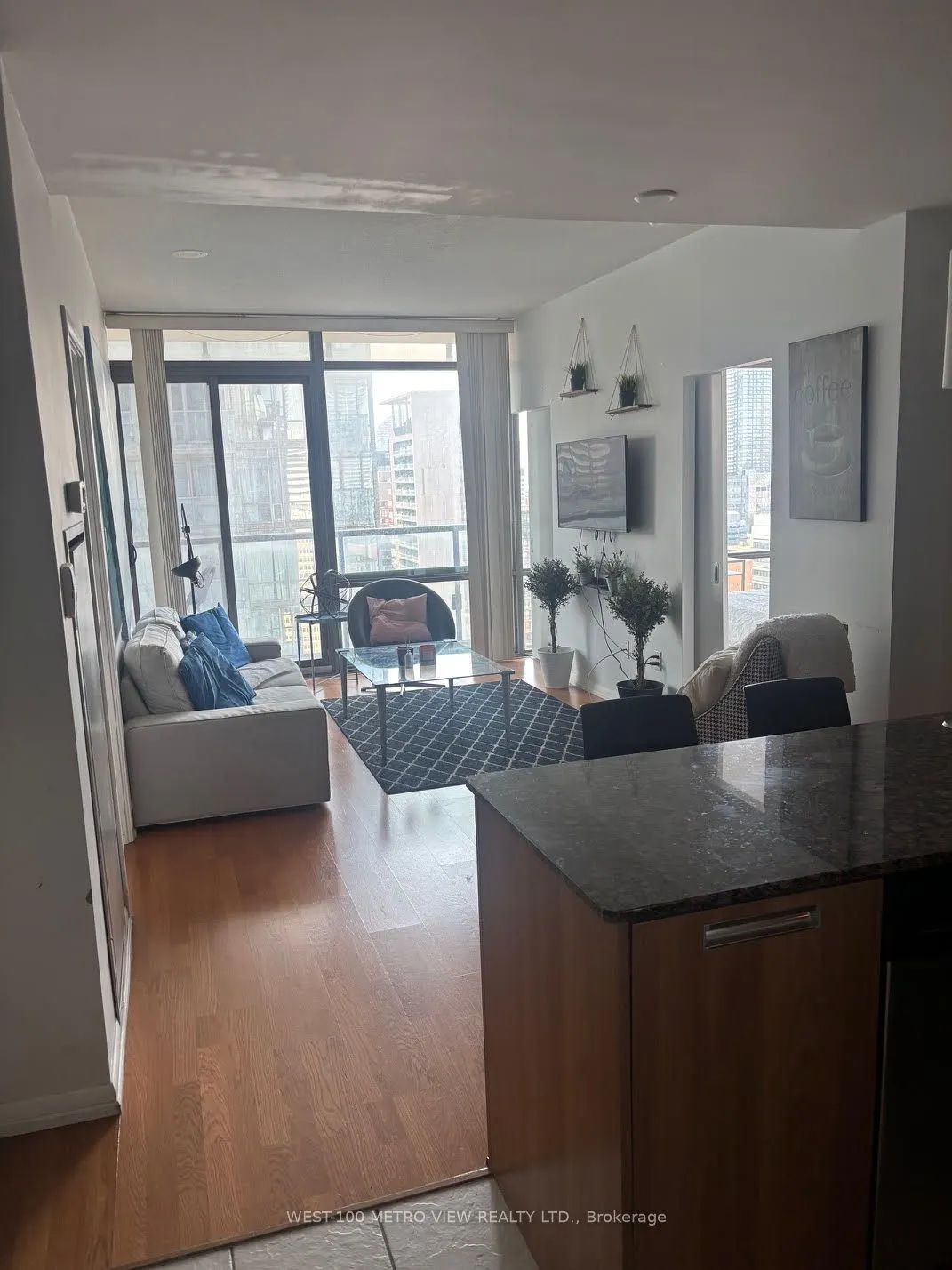 37 Grosvenor Street, #3001