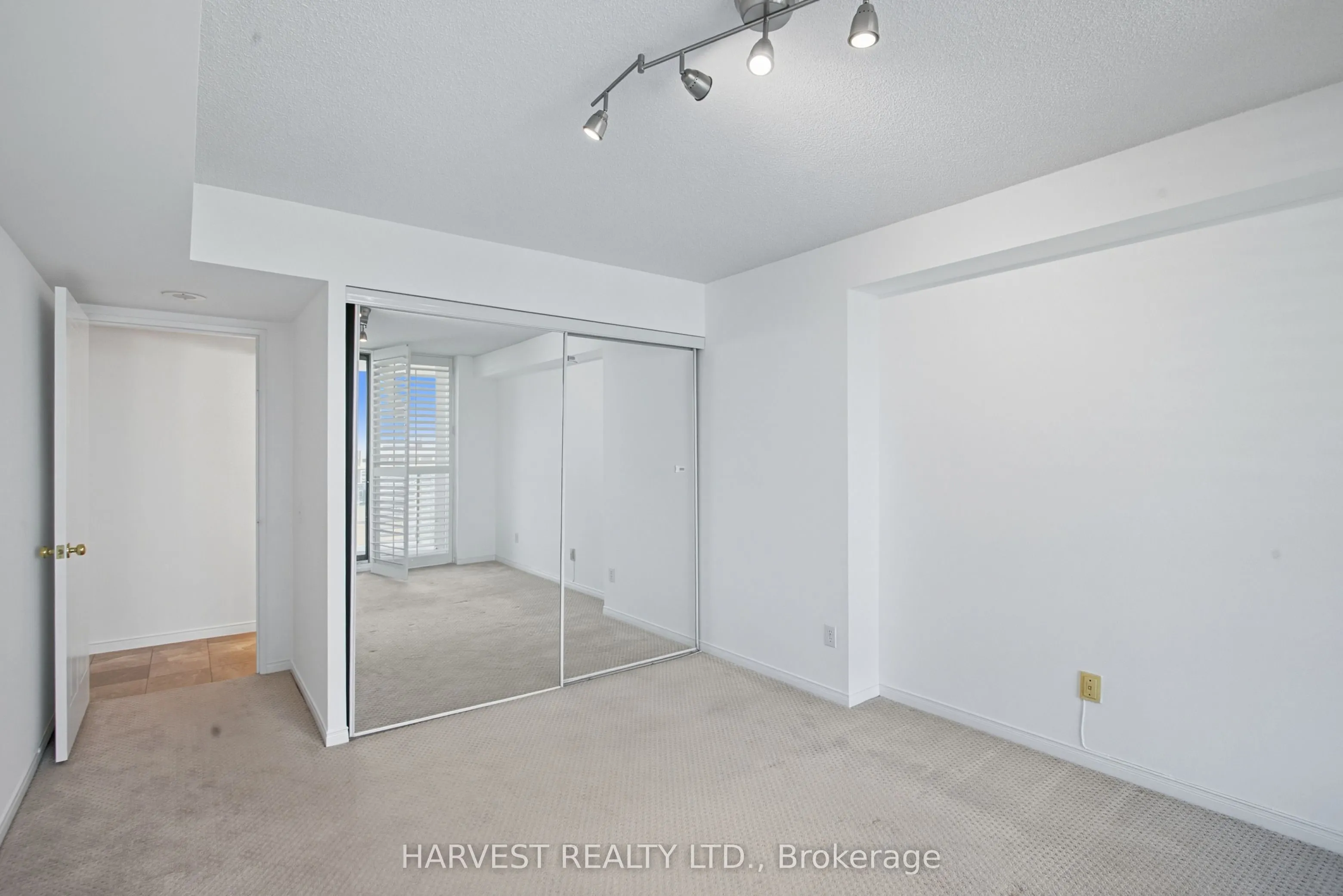 750 Bay Street, #3303
