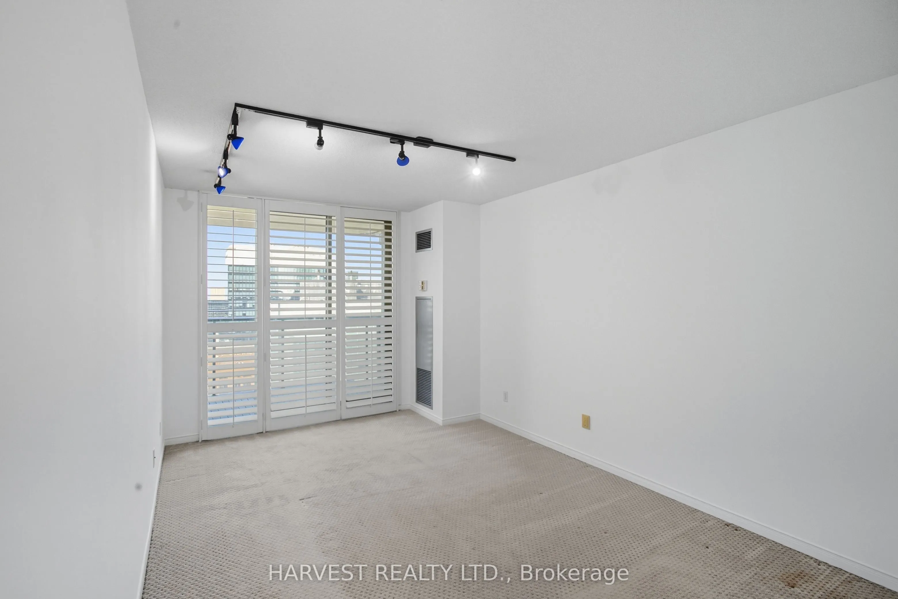 750 Bay Street, #3303