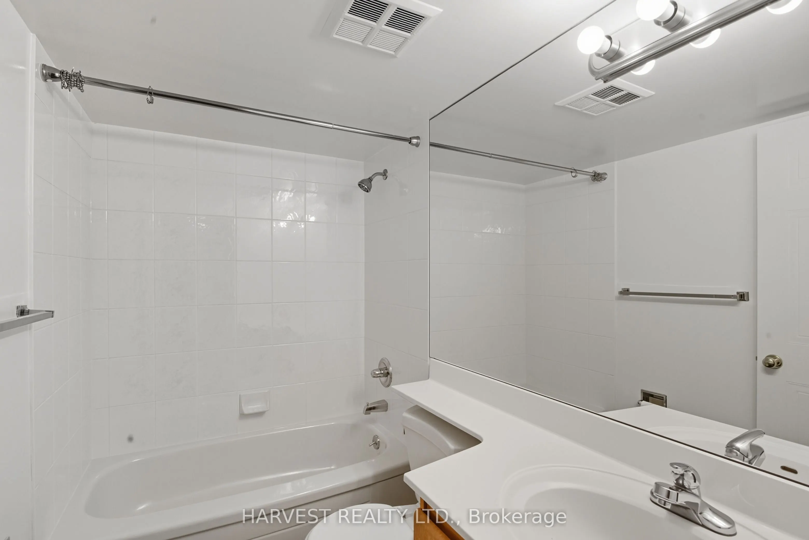 750 Bay Street, #3303