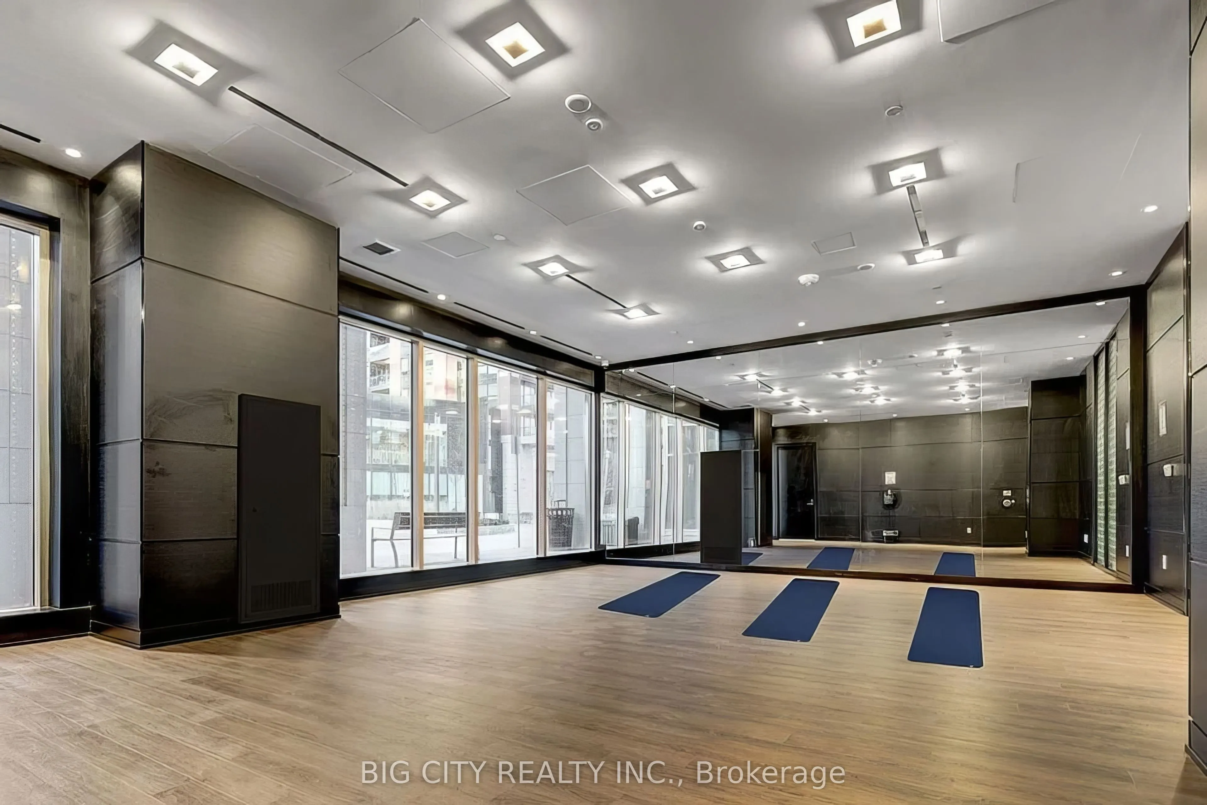 31 Tippett Road, #1021