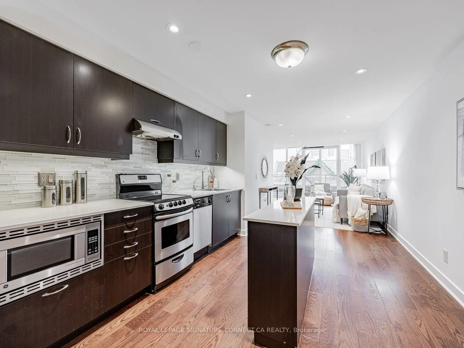 320 Richmond Street W, #407
