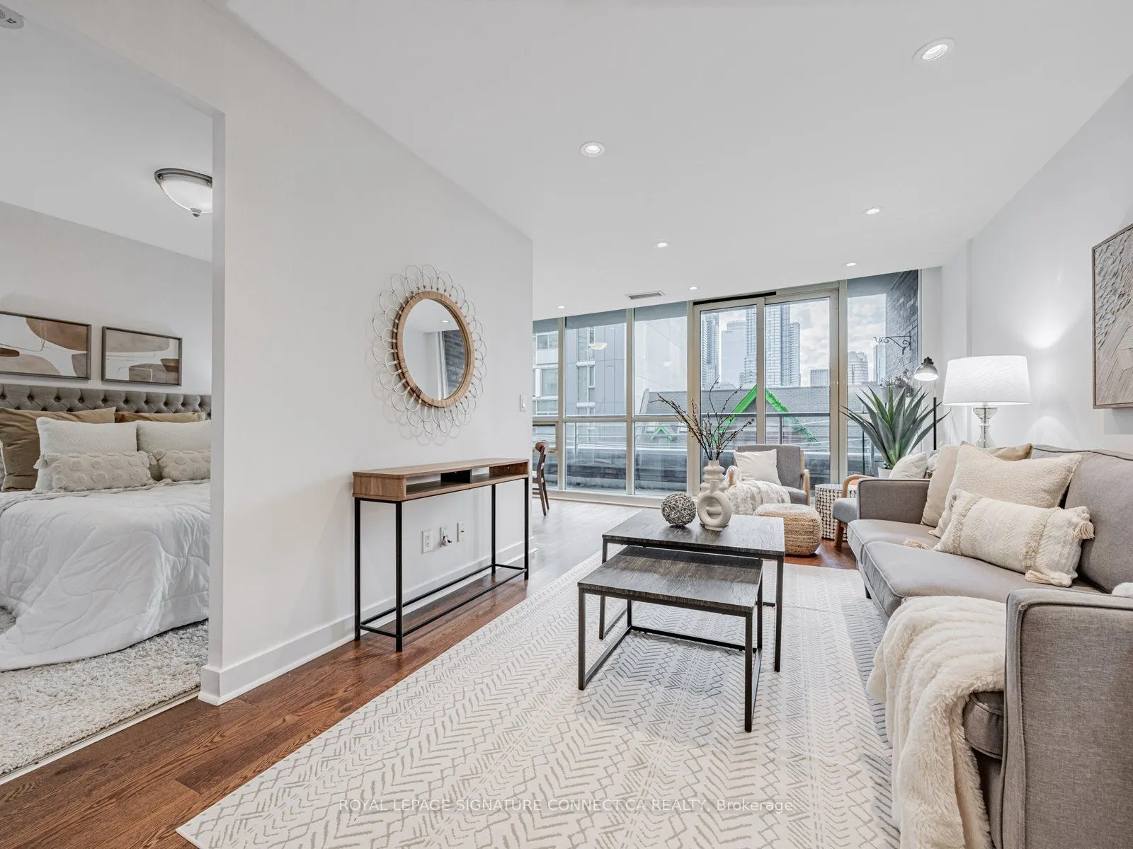 320 Richmond Street W, #407