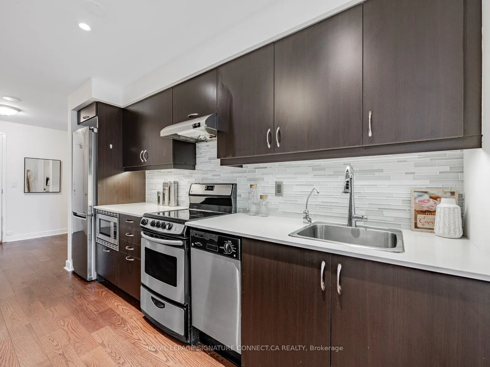 320 Richmond Street W, #407