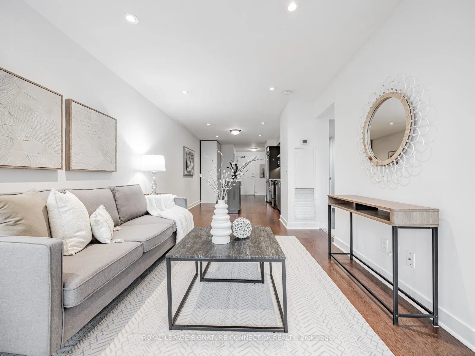 320 Richmond Street W, #407