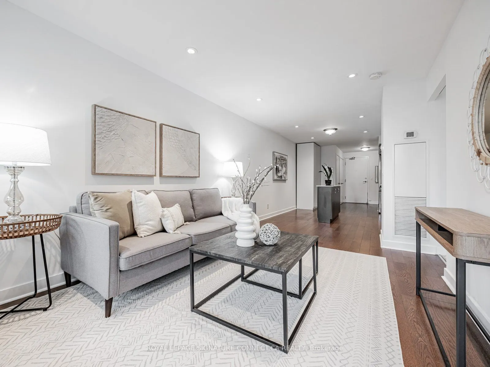 320 Richmond Street W, #407