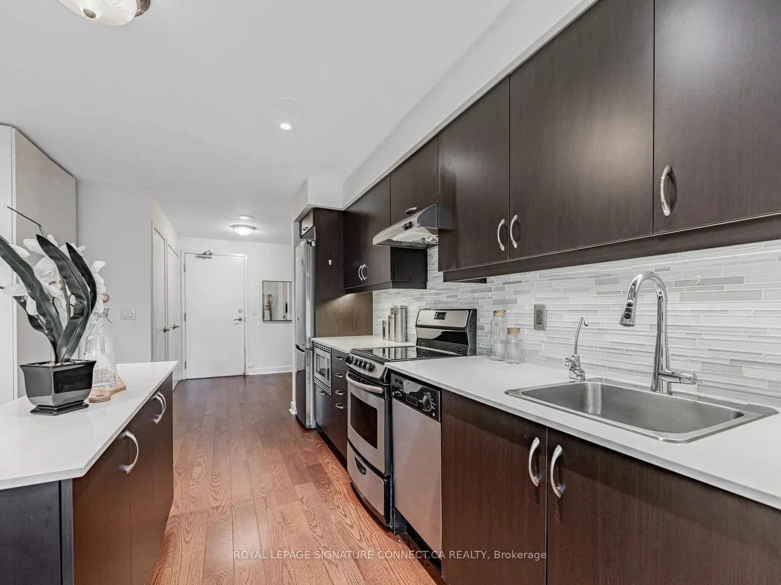 320 Richmond Street W, #407