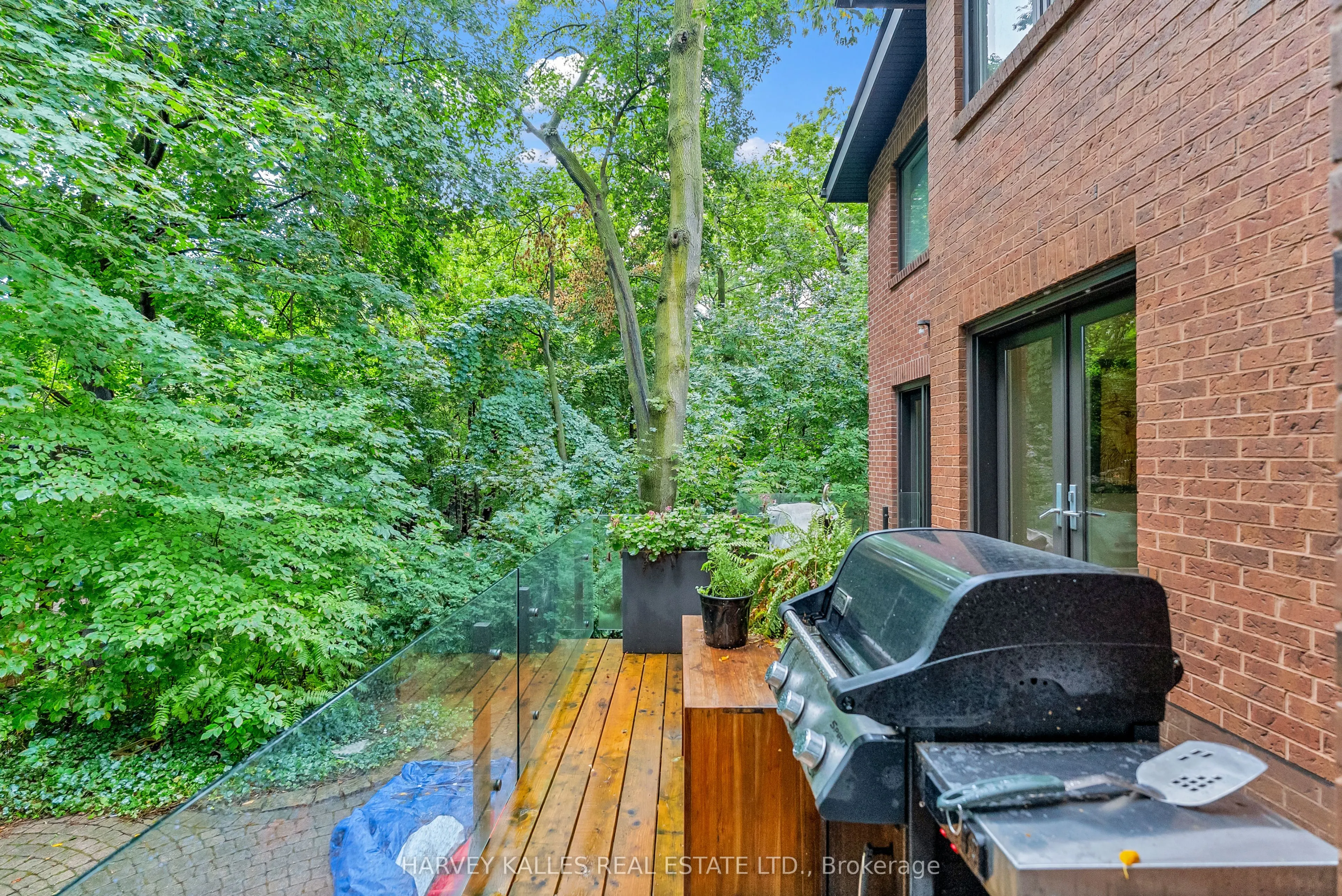 138 Rosewell Avenue