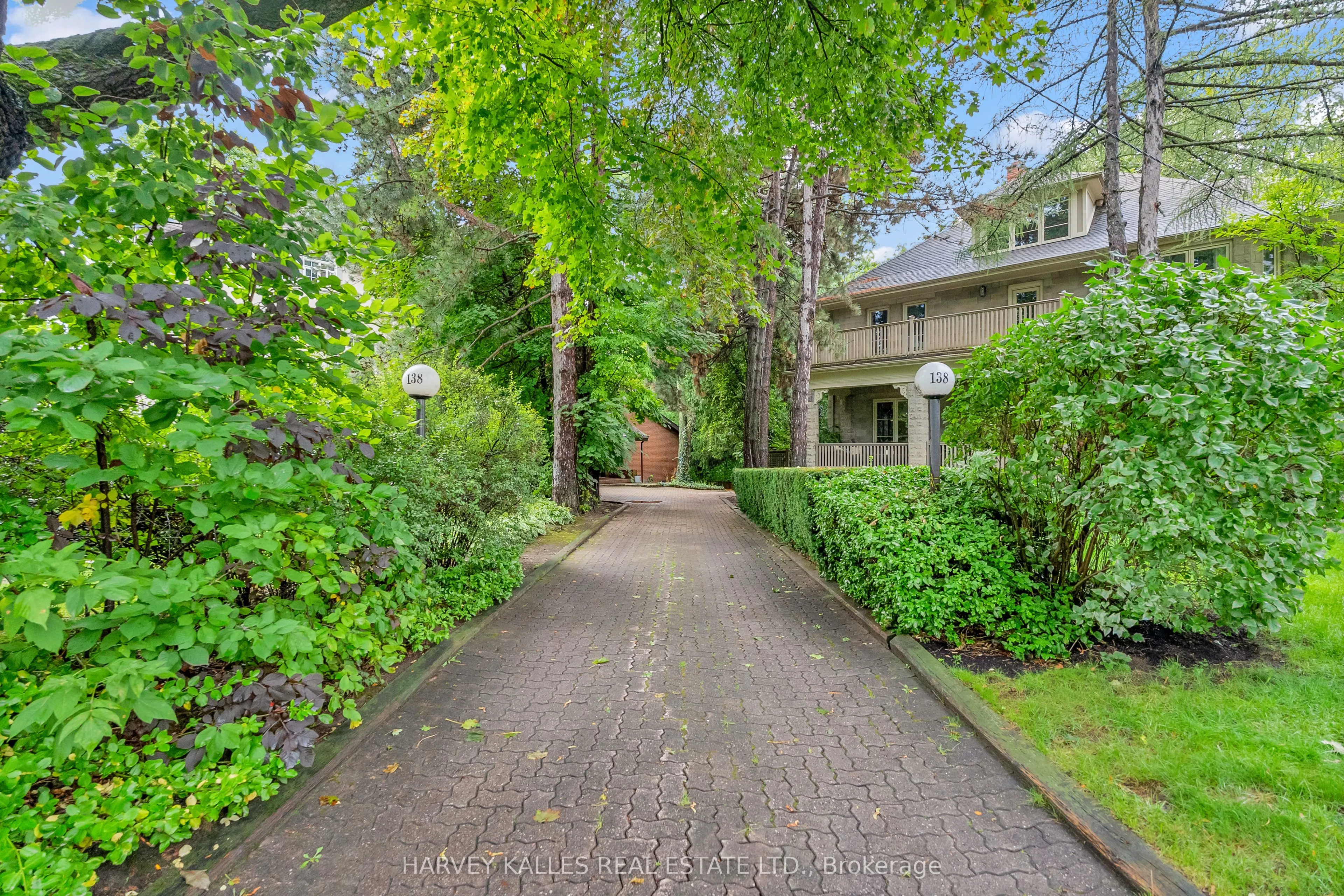 138 Rosewell Avenue