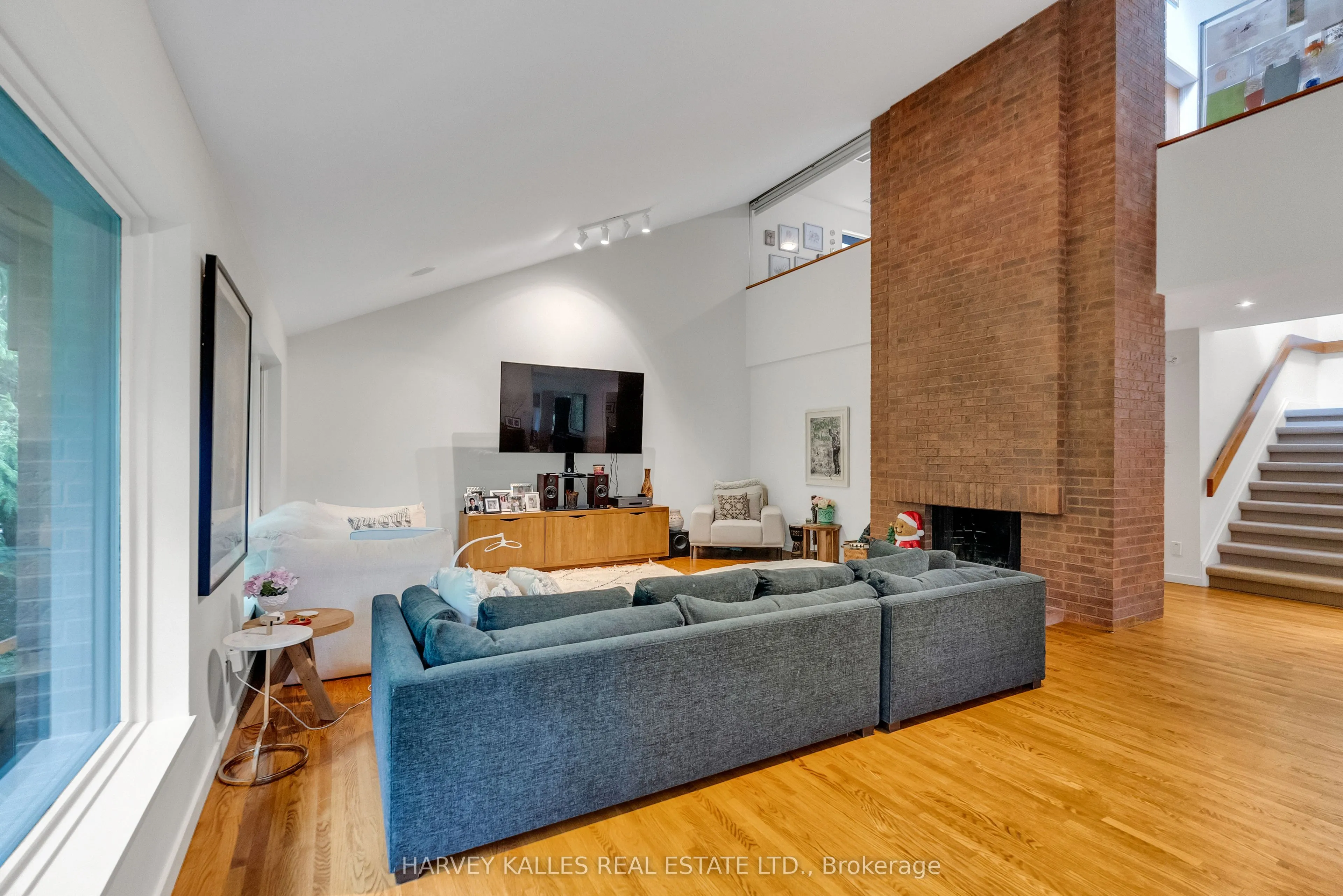 138 Rosewell Avenue