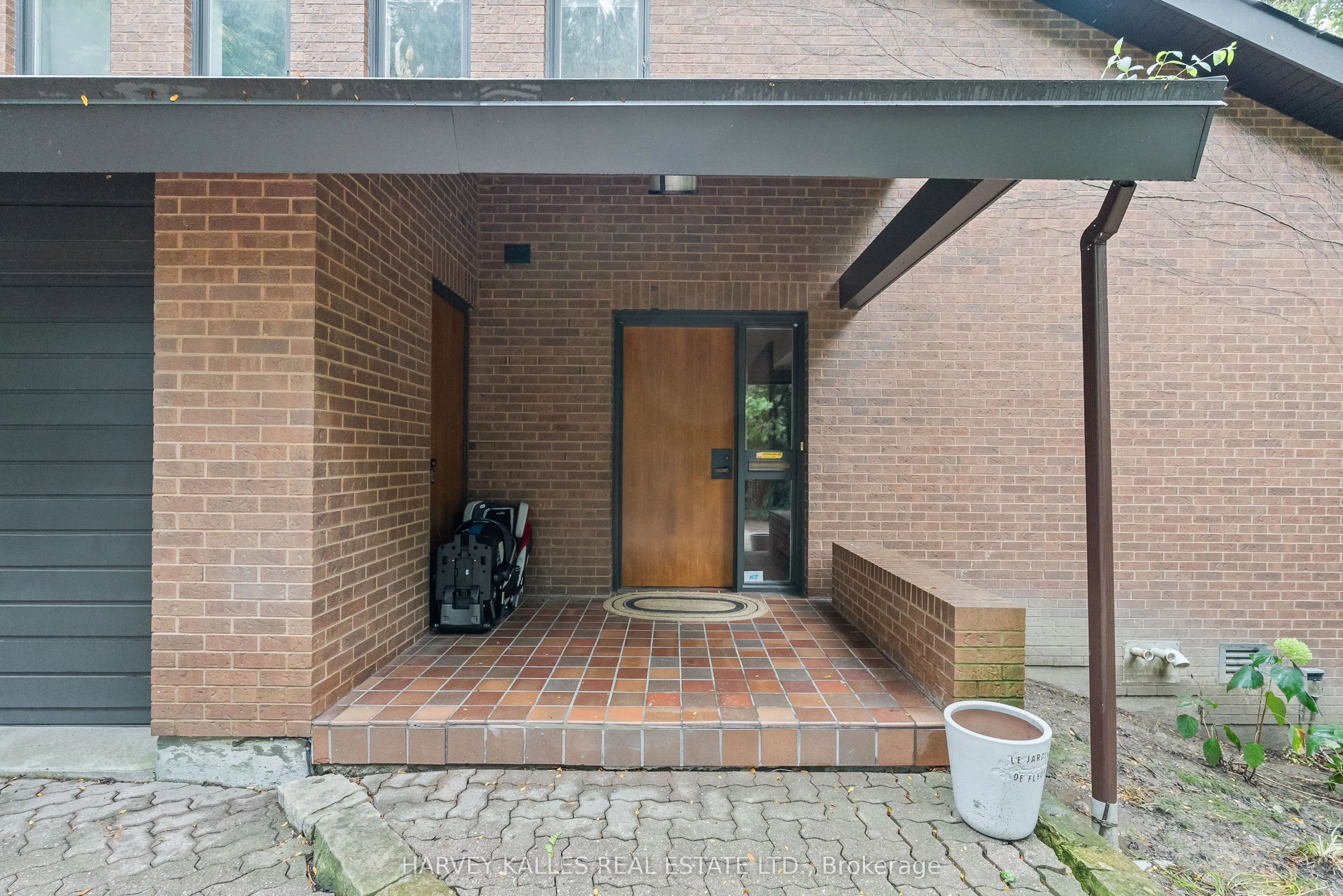 138 Rosewell Avenue