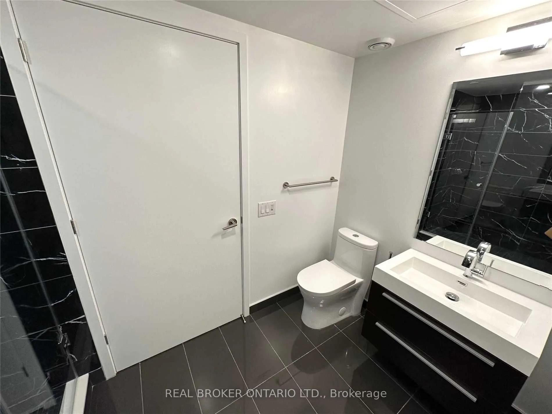 39 Roehampton Avenue, #1401