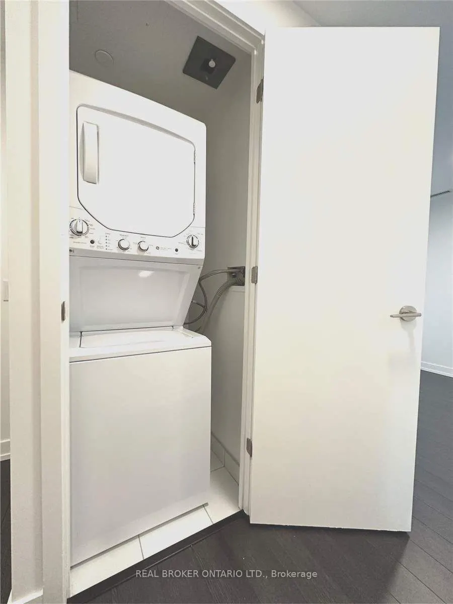 39 Roehampton Avenue, #1401