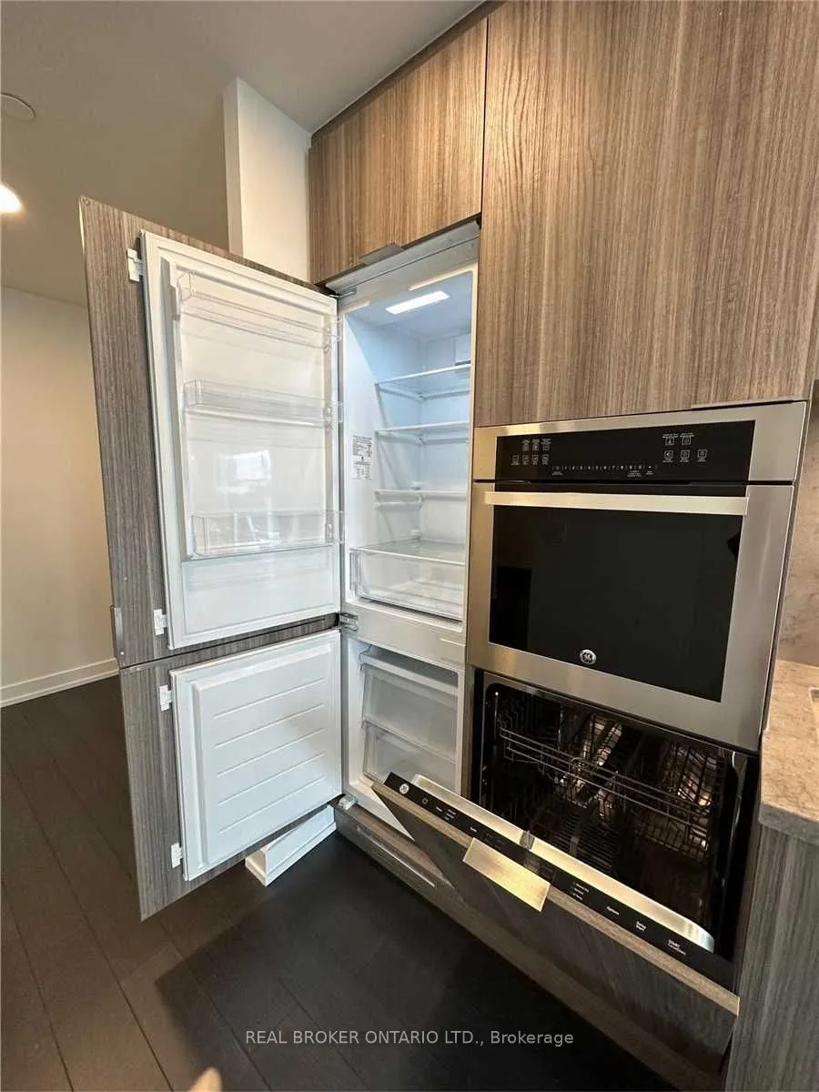 39 Roehampton Avenue, #1401