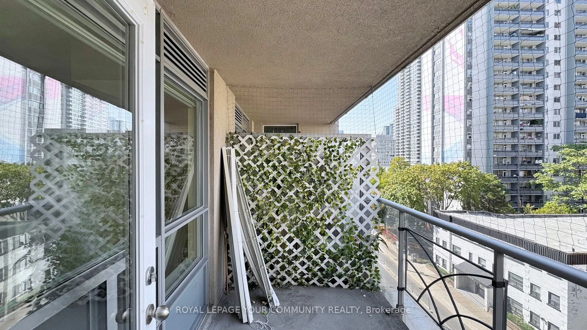 225 wellesley Street, #610