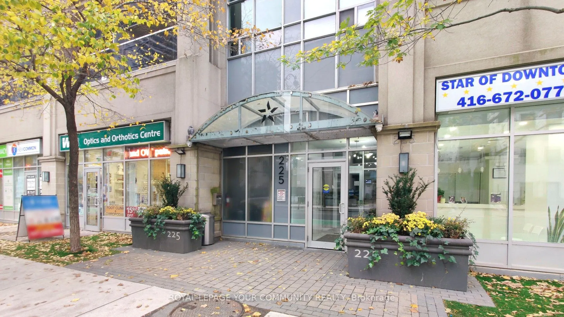 225 wellesley Street, #610