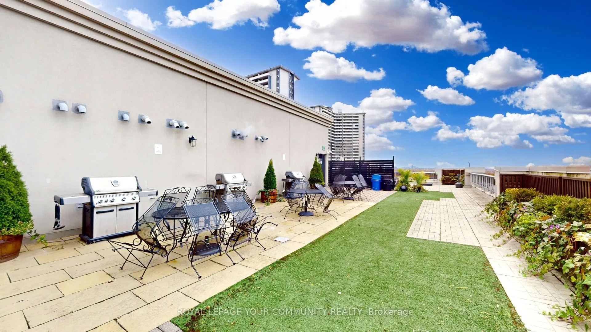 225 wellesley Street, #610