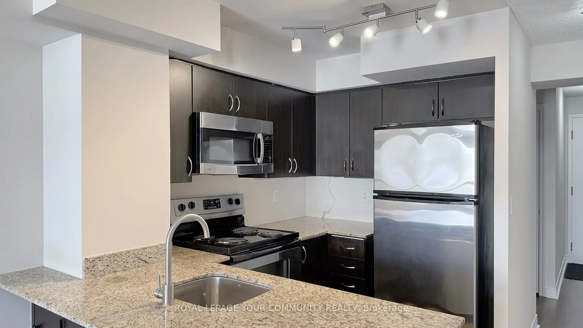 225 wellesley Street, #610