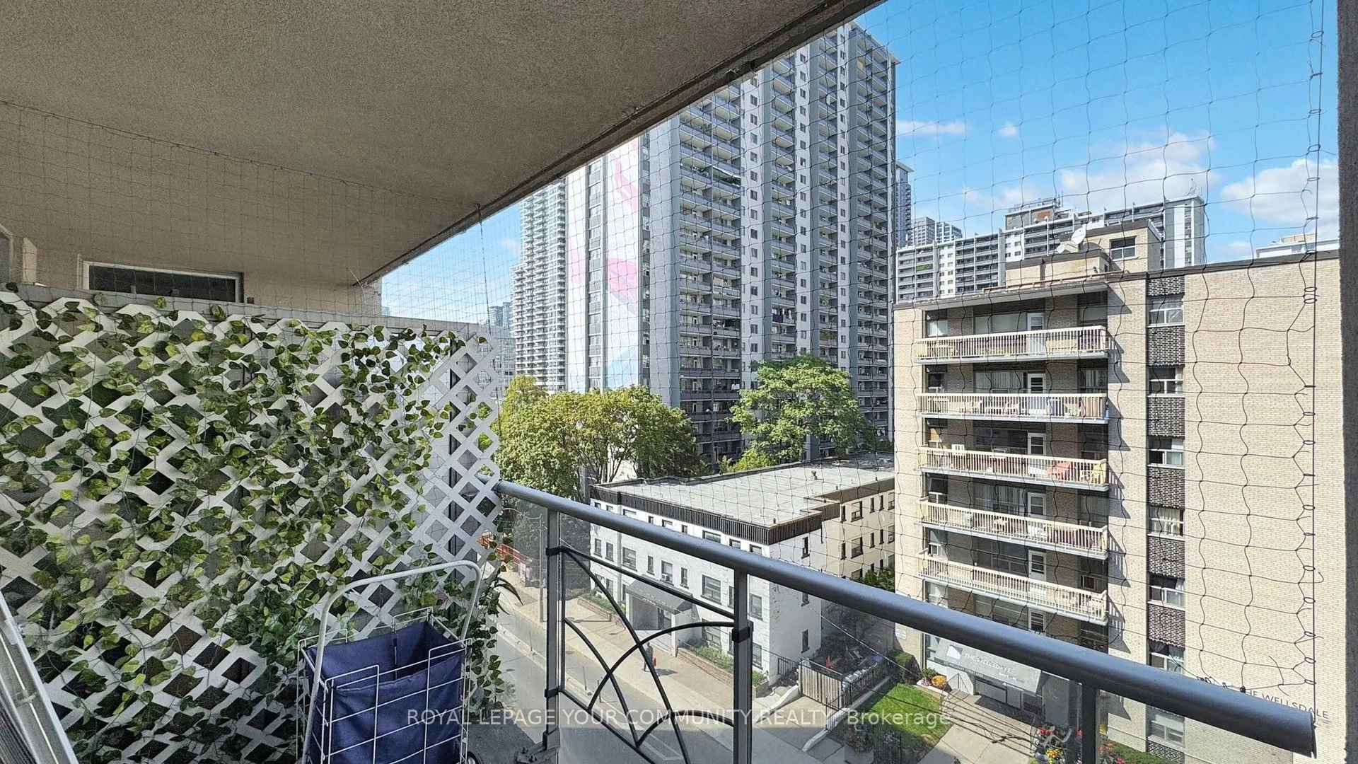 225 wellesley Street, #610
