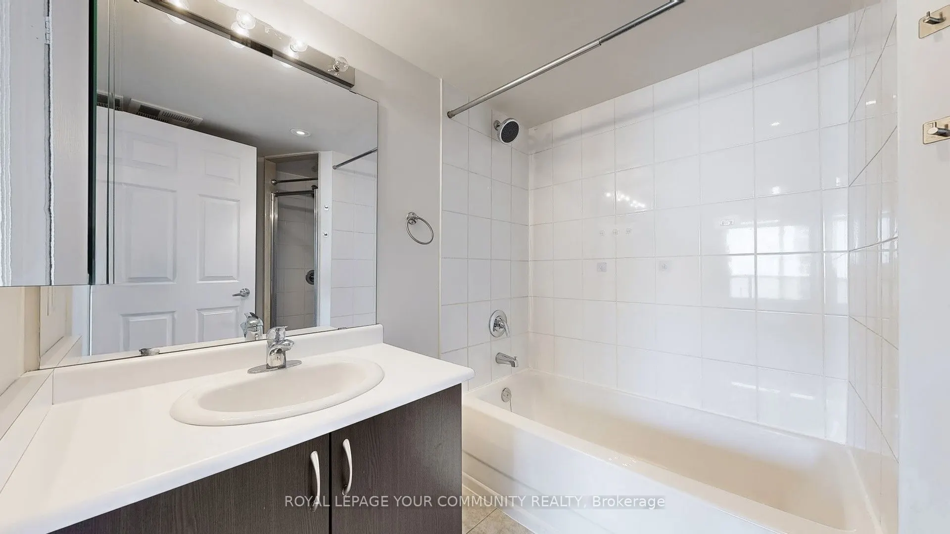 225 wellesley Street, #610