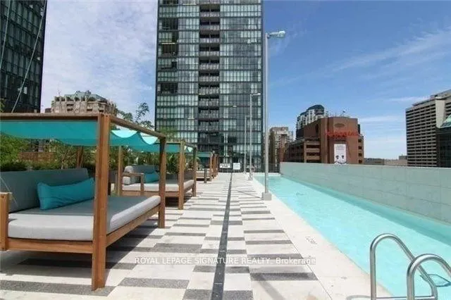 101 Charles Street E, #1809