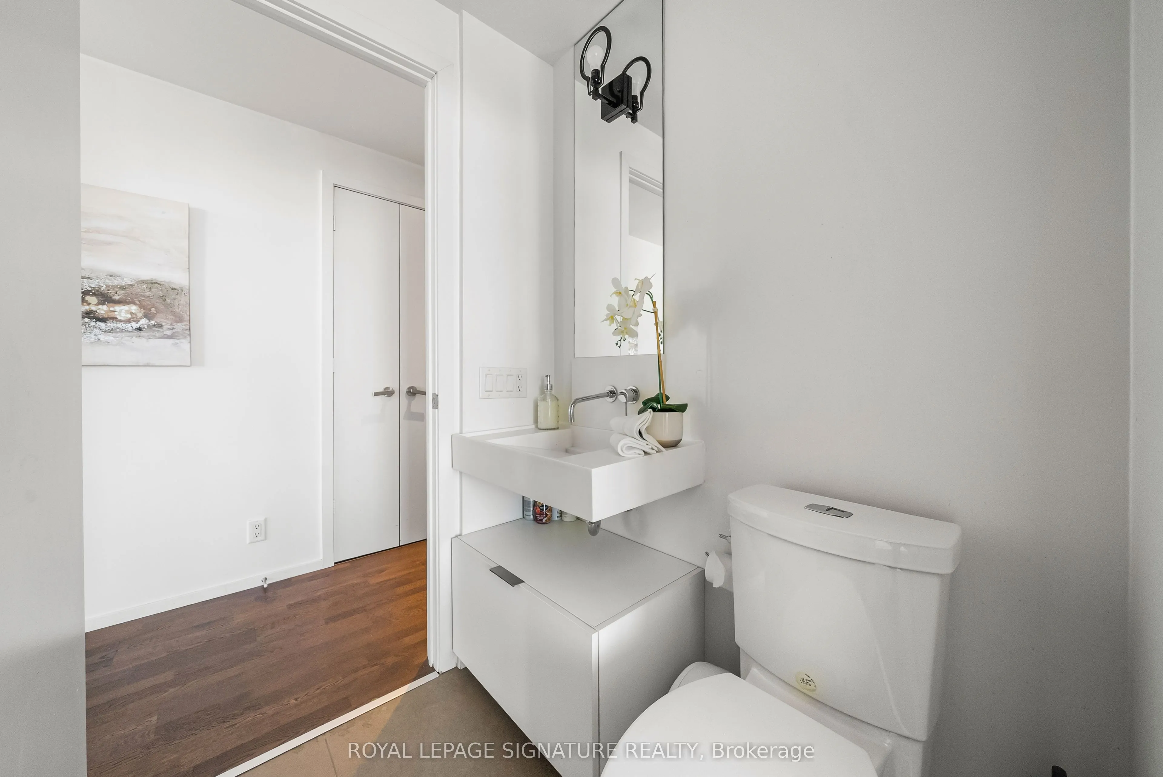 5 St Joseph Street, #4704