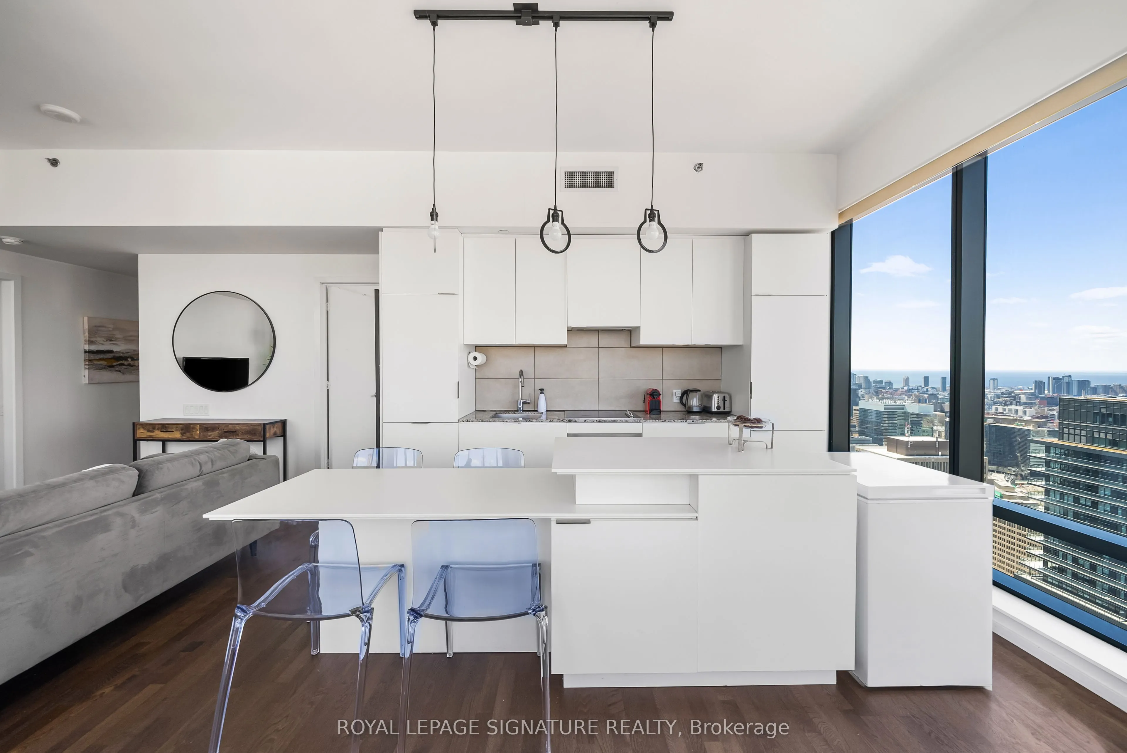 5 St Joseph Street, #4704