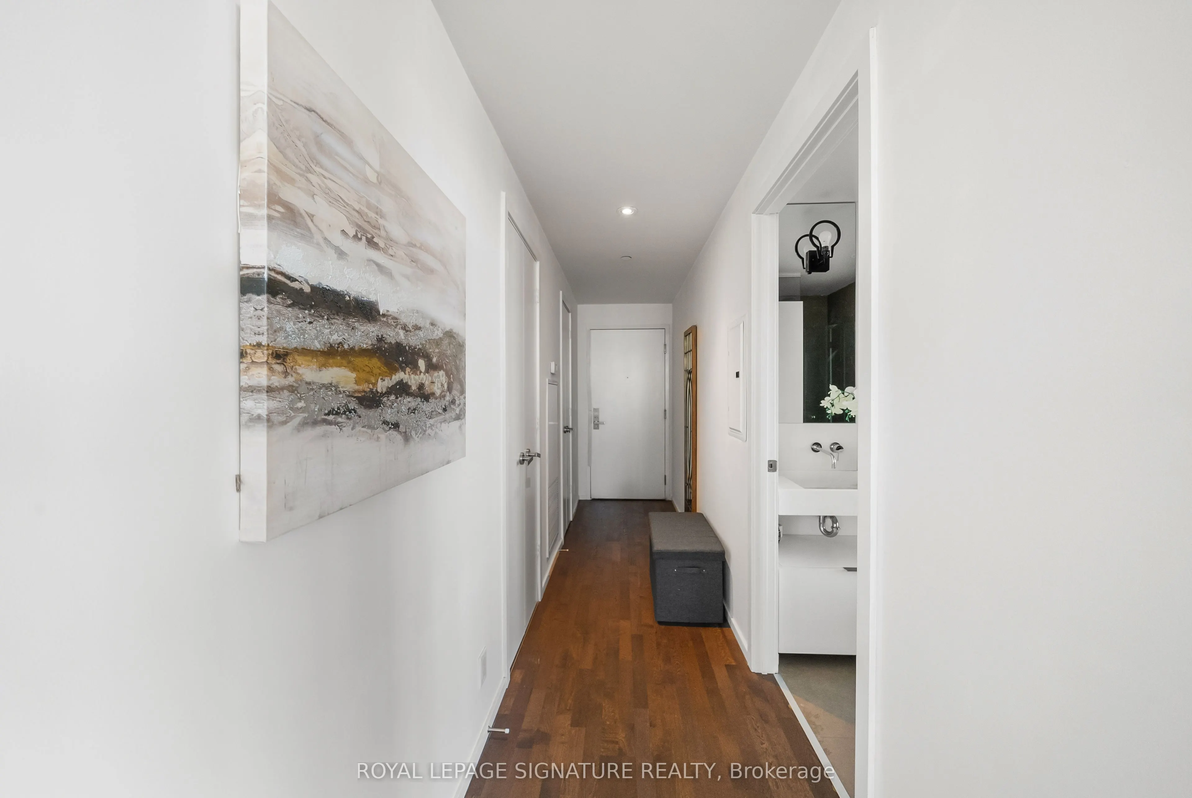 5 St Joseph Street, #4704
