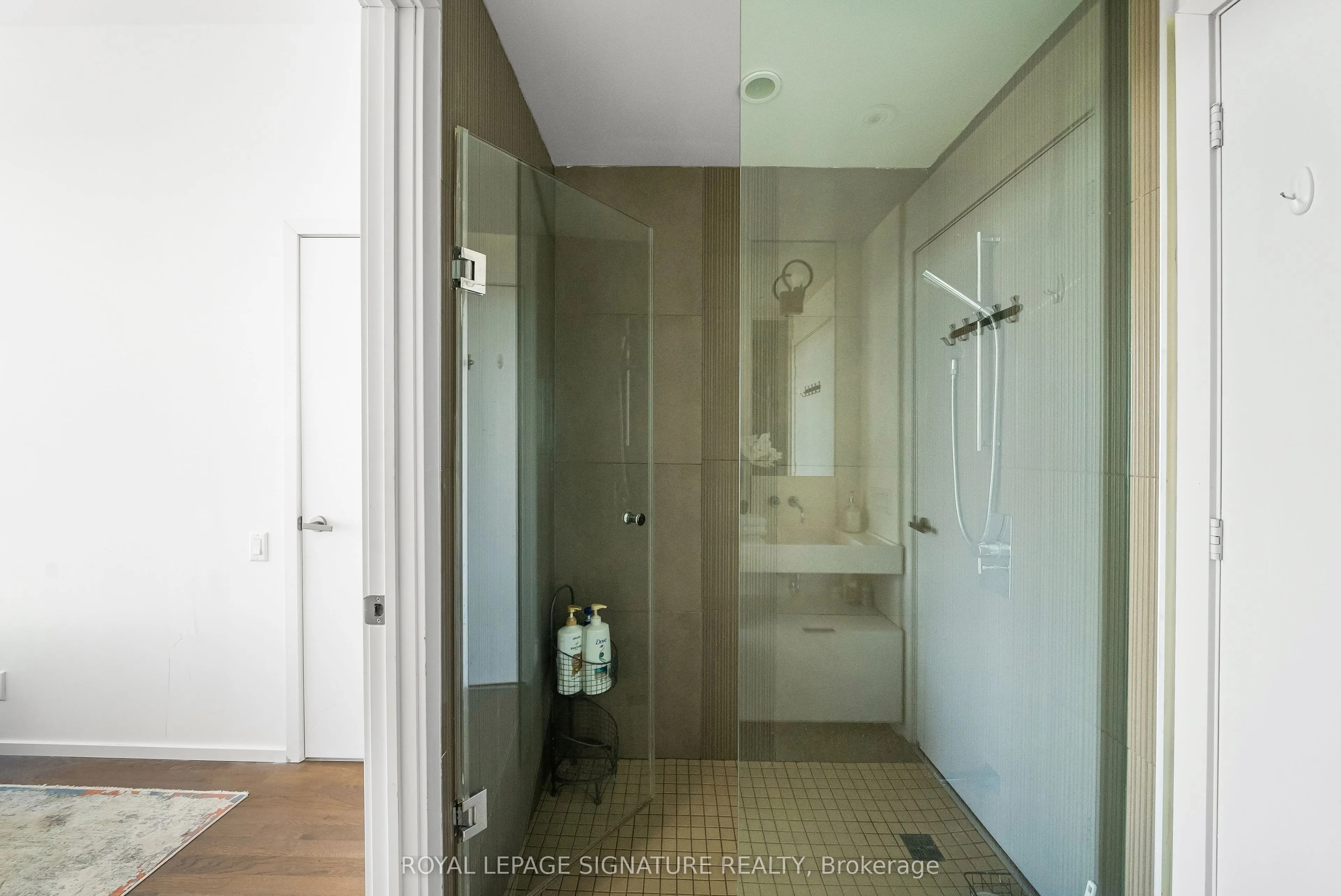 5 St Joseph Street, #4704