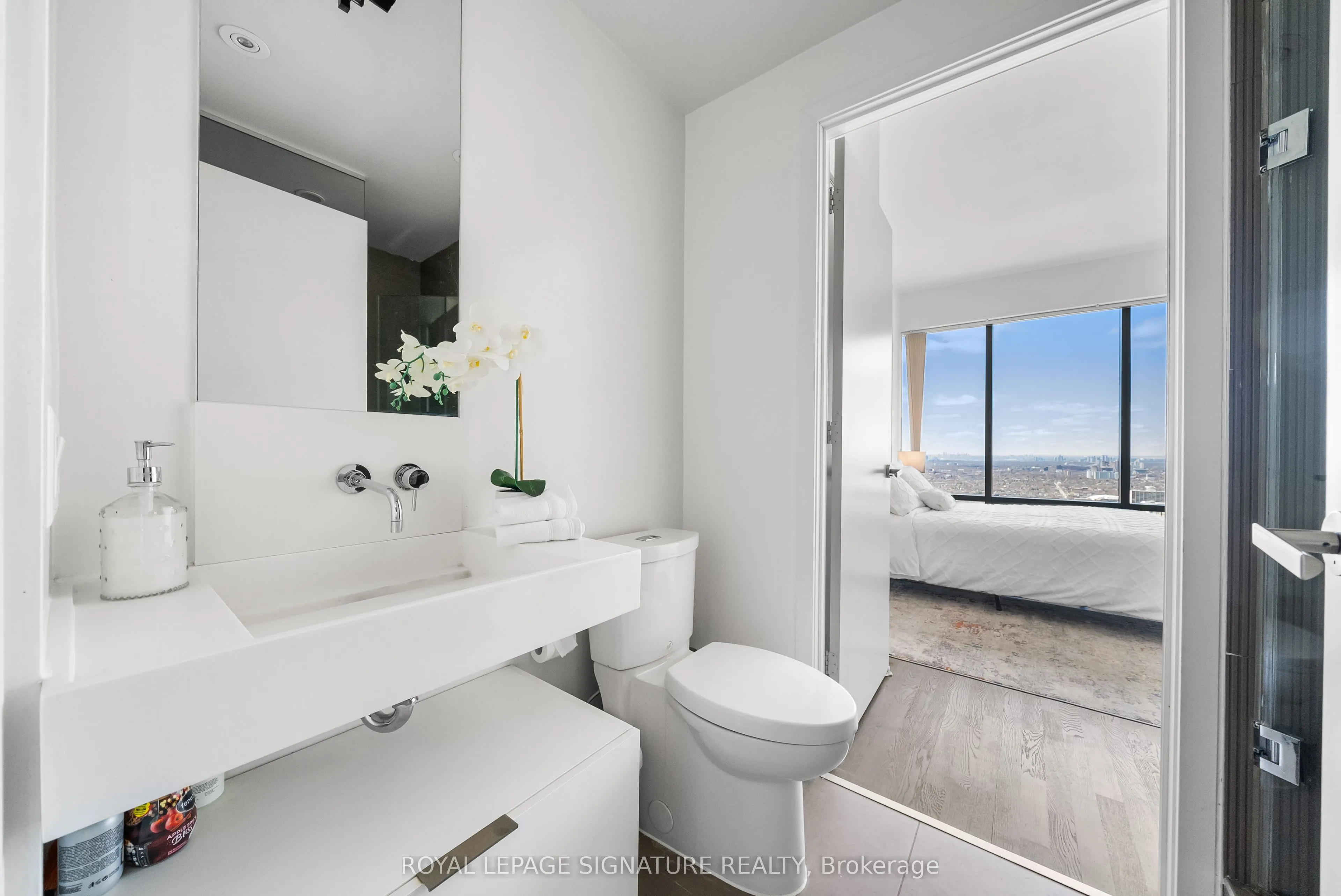 5 St Joseph Street, #4704