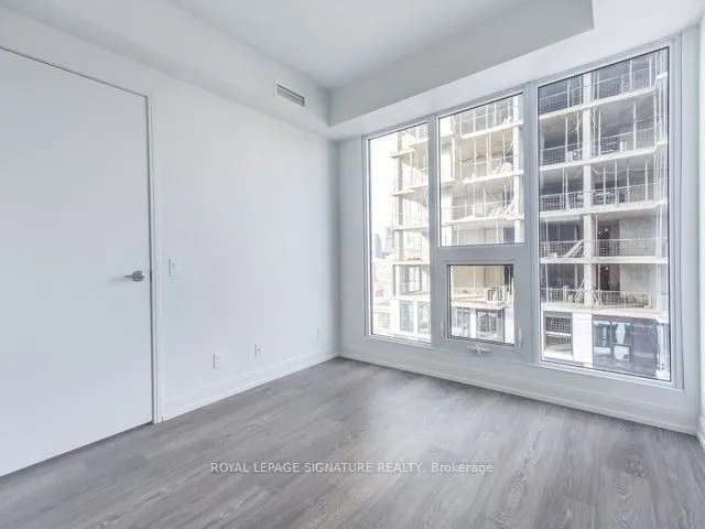 181 Dundas Street E, #3215