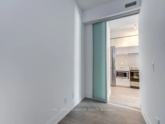 181 Dundas Street E, #3215