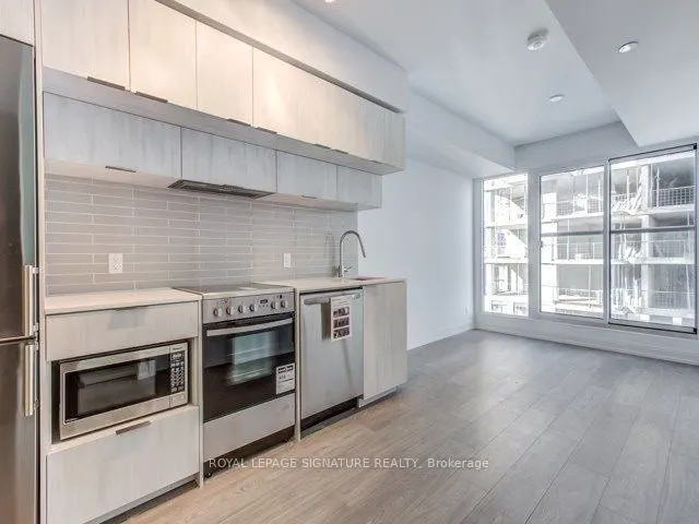 181 Dundas Street E, #3215