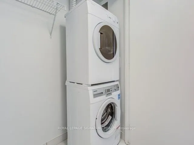 181 Dundas Street E, #3215