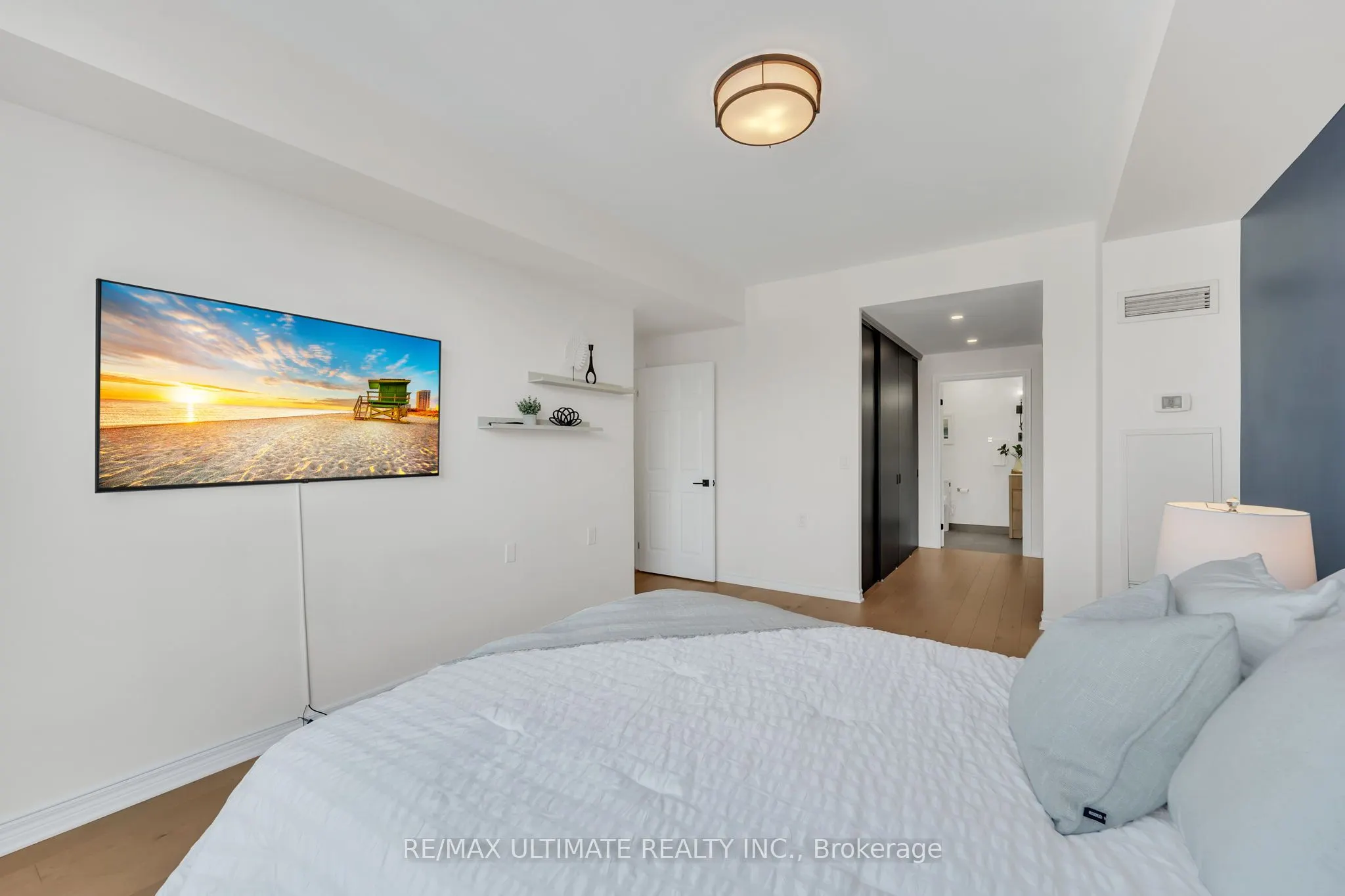 1750 Bayview Avenue, #209