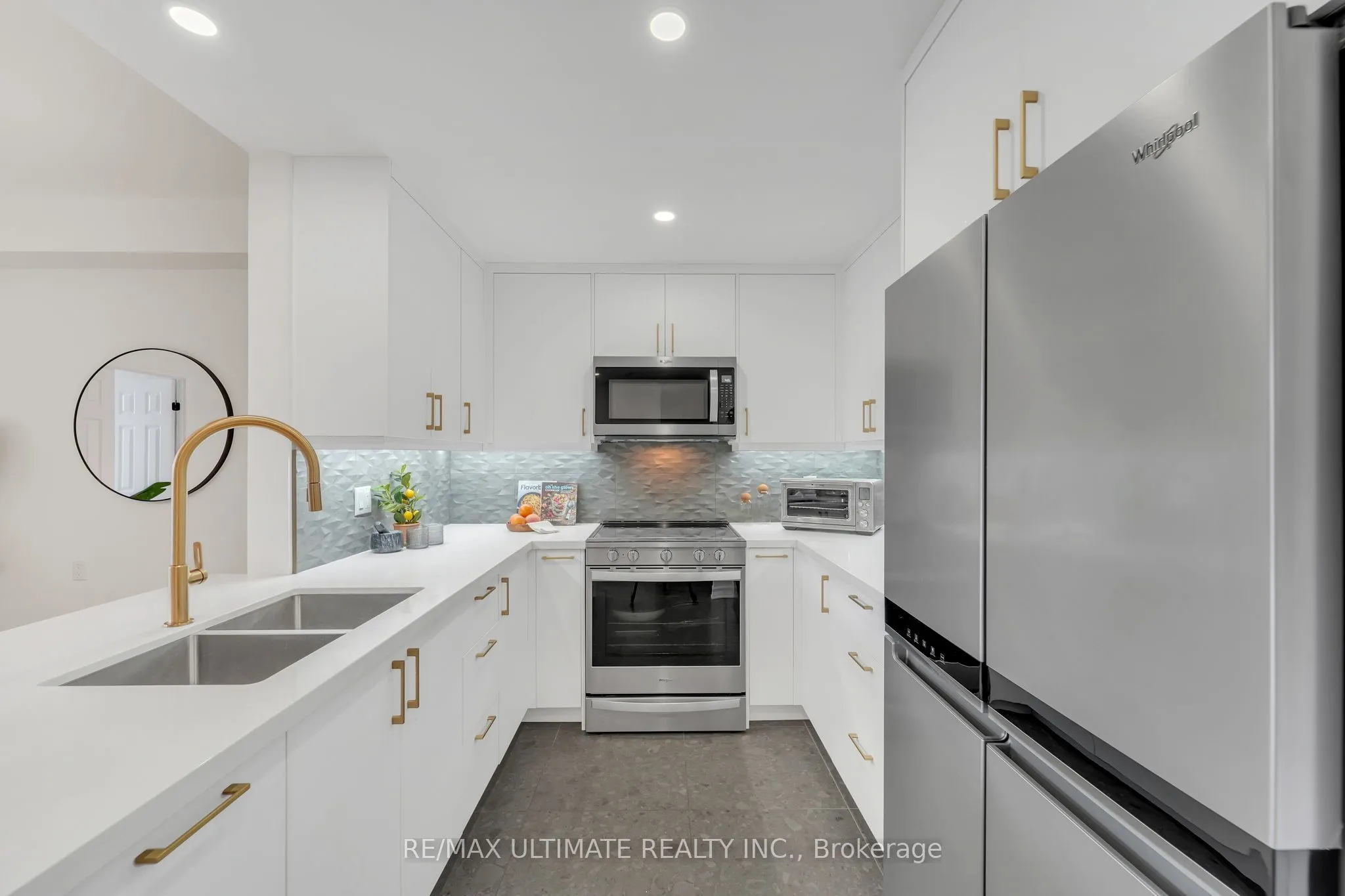 1750 Bayview Avenue, #209