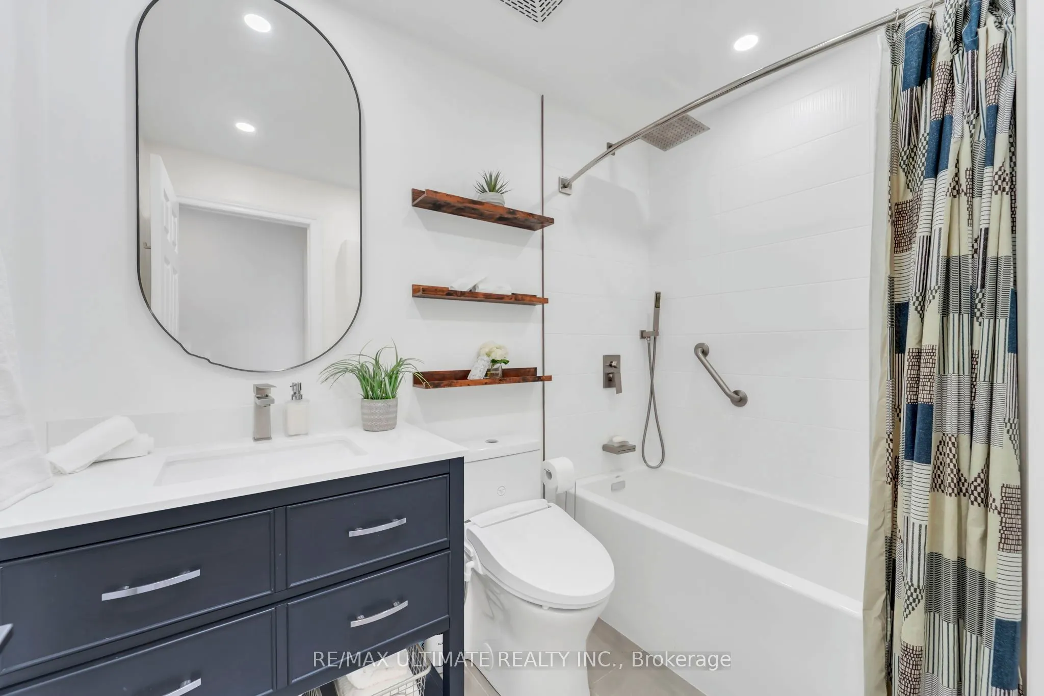1750 Bayview Avenue, #209