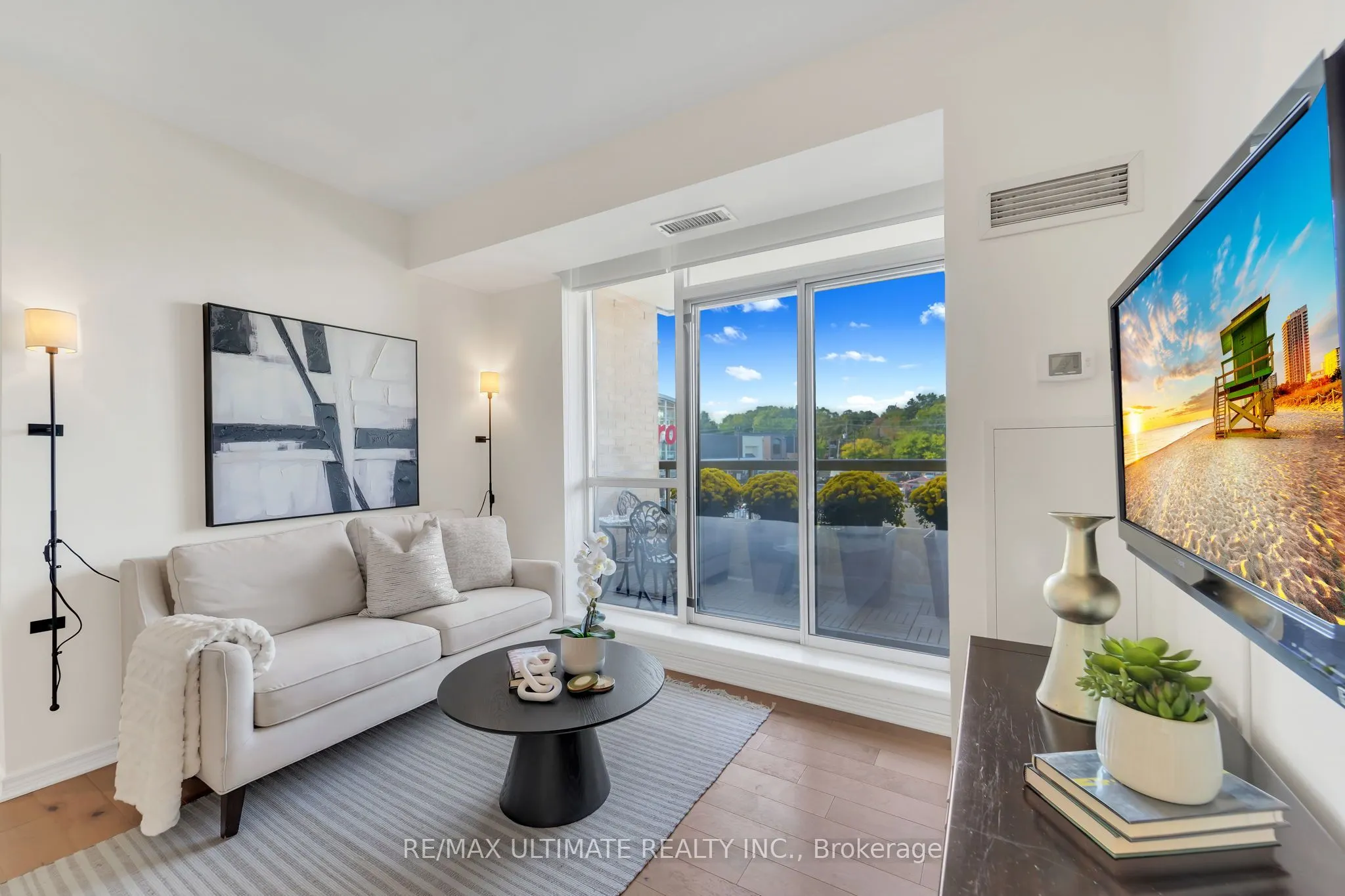 1750 Bayview Avenue, #209