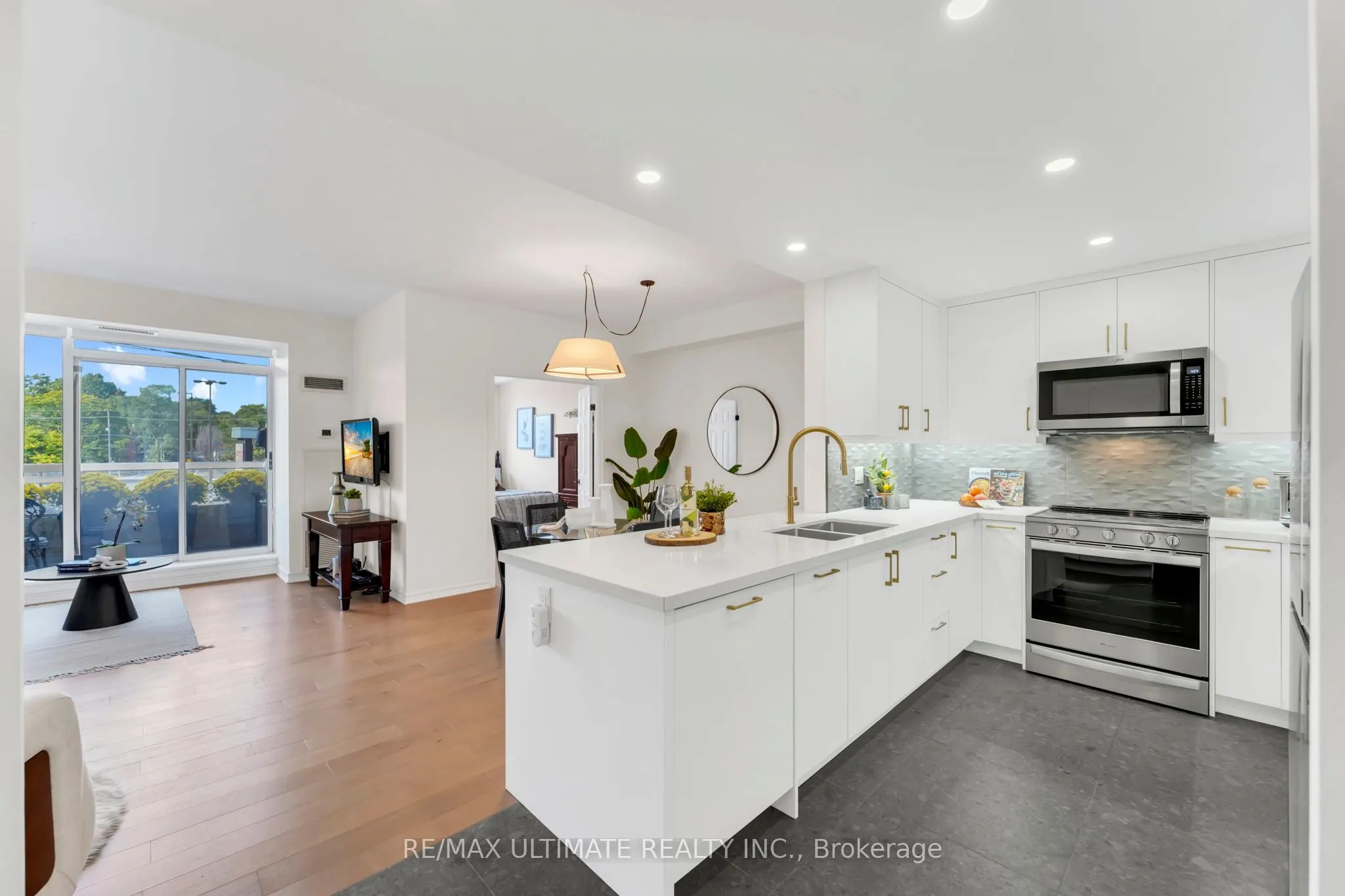 1750 Bayview Avenue, #209