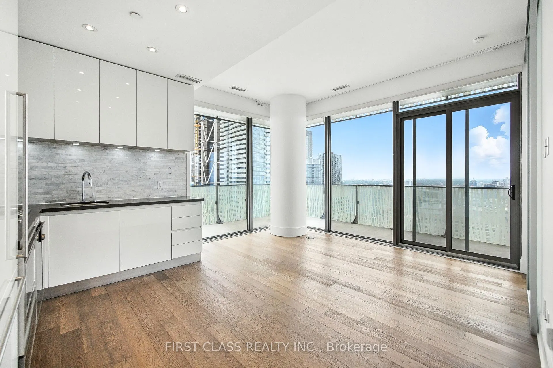 42 Charles Street E, #4804