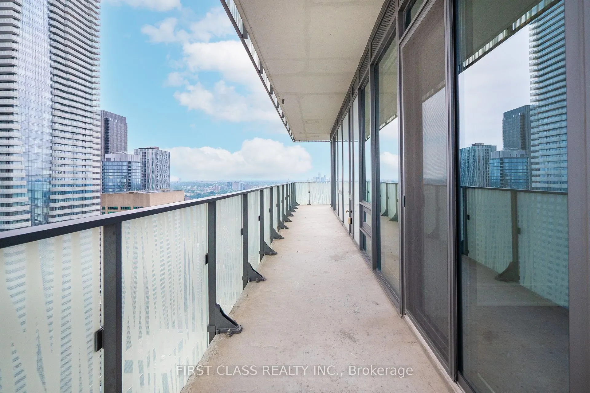 42 Charles Street E, #4804