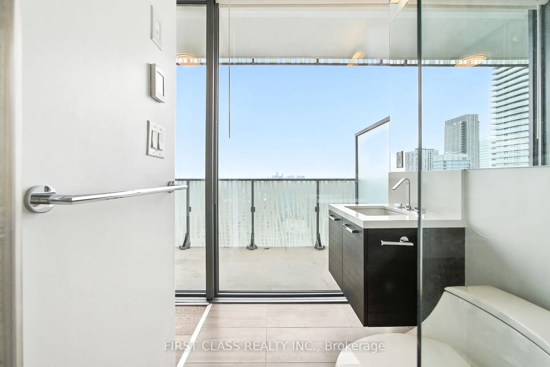 42 Charles Street E, #4804