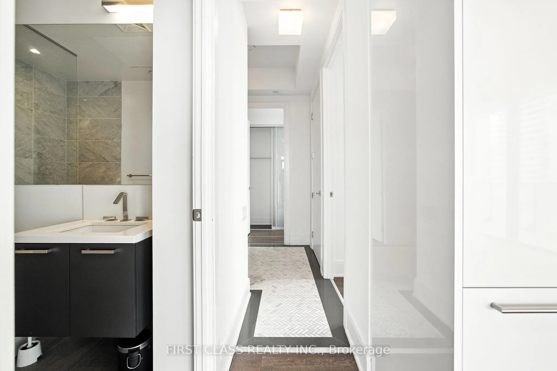 42 Charles Street E, #4804