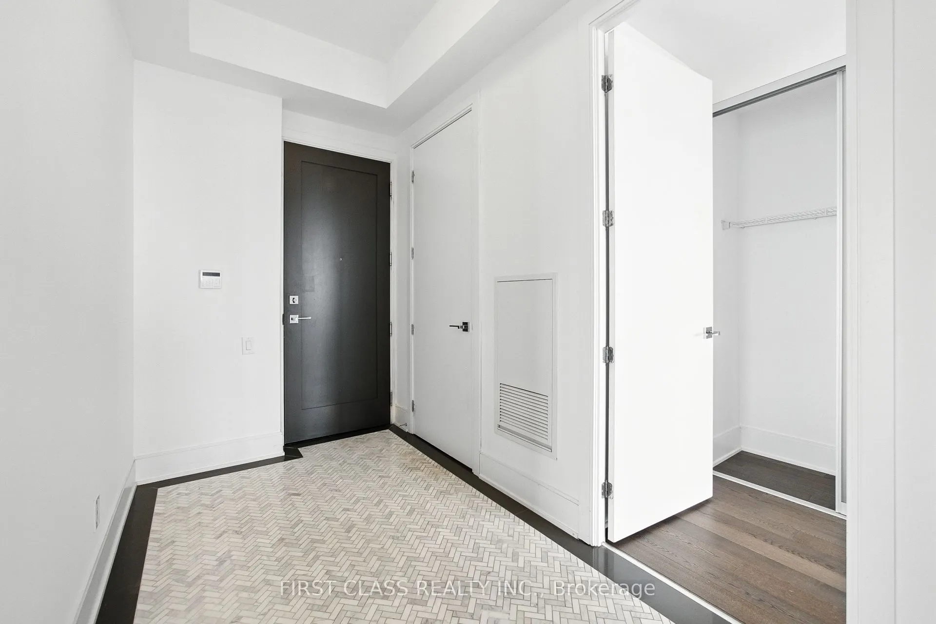 42 Charles Street E, #4804