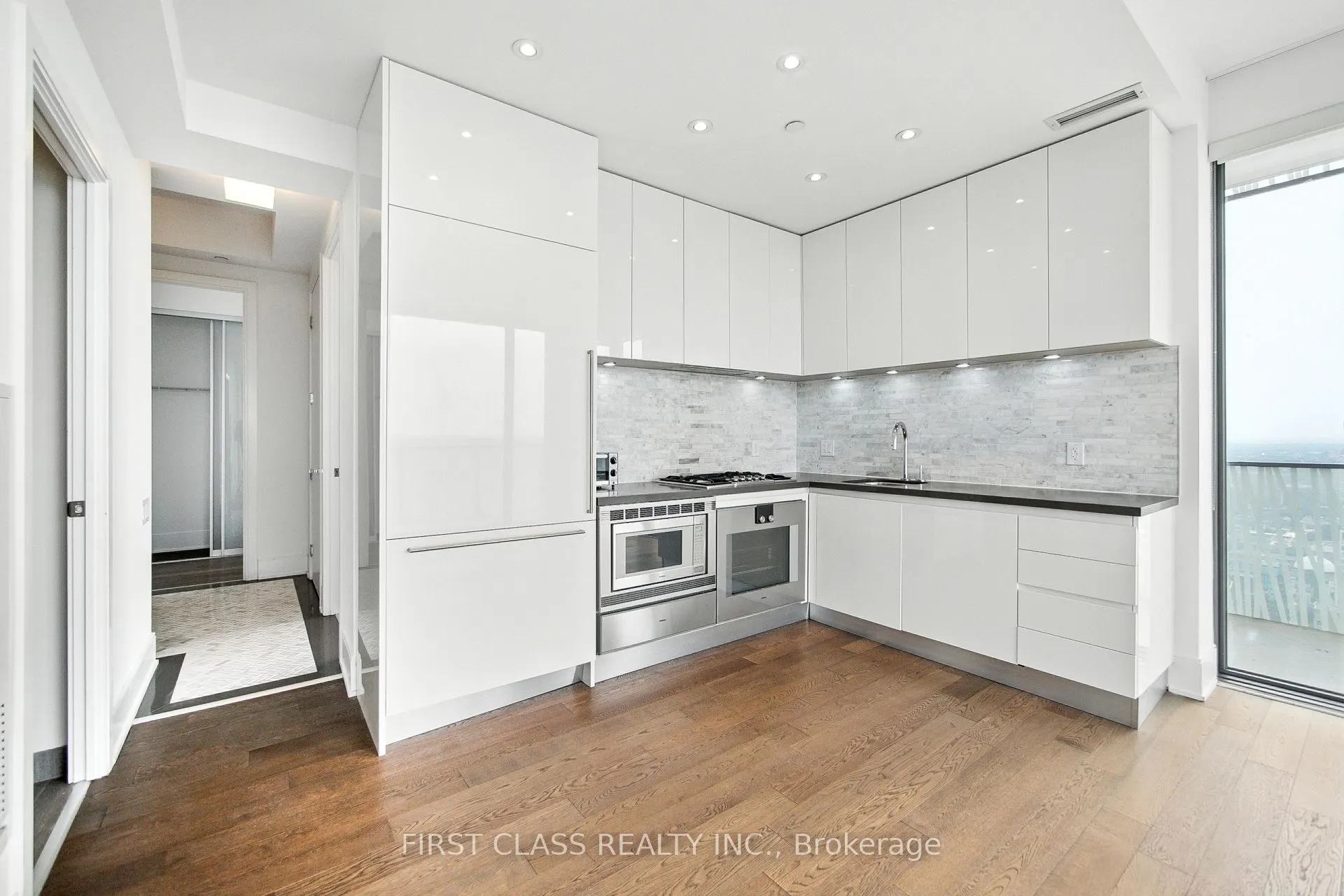 42 Charles Street E, #4804