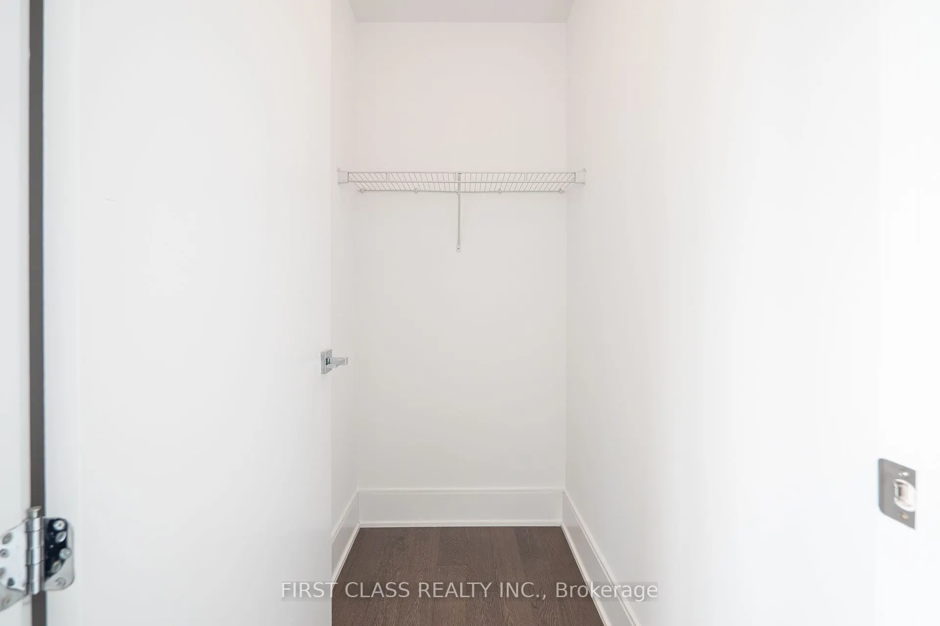 42 Charles Street E, #4804