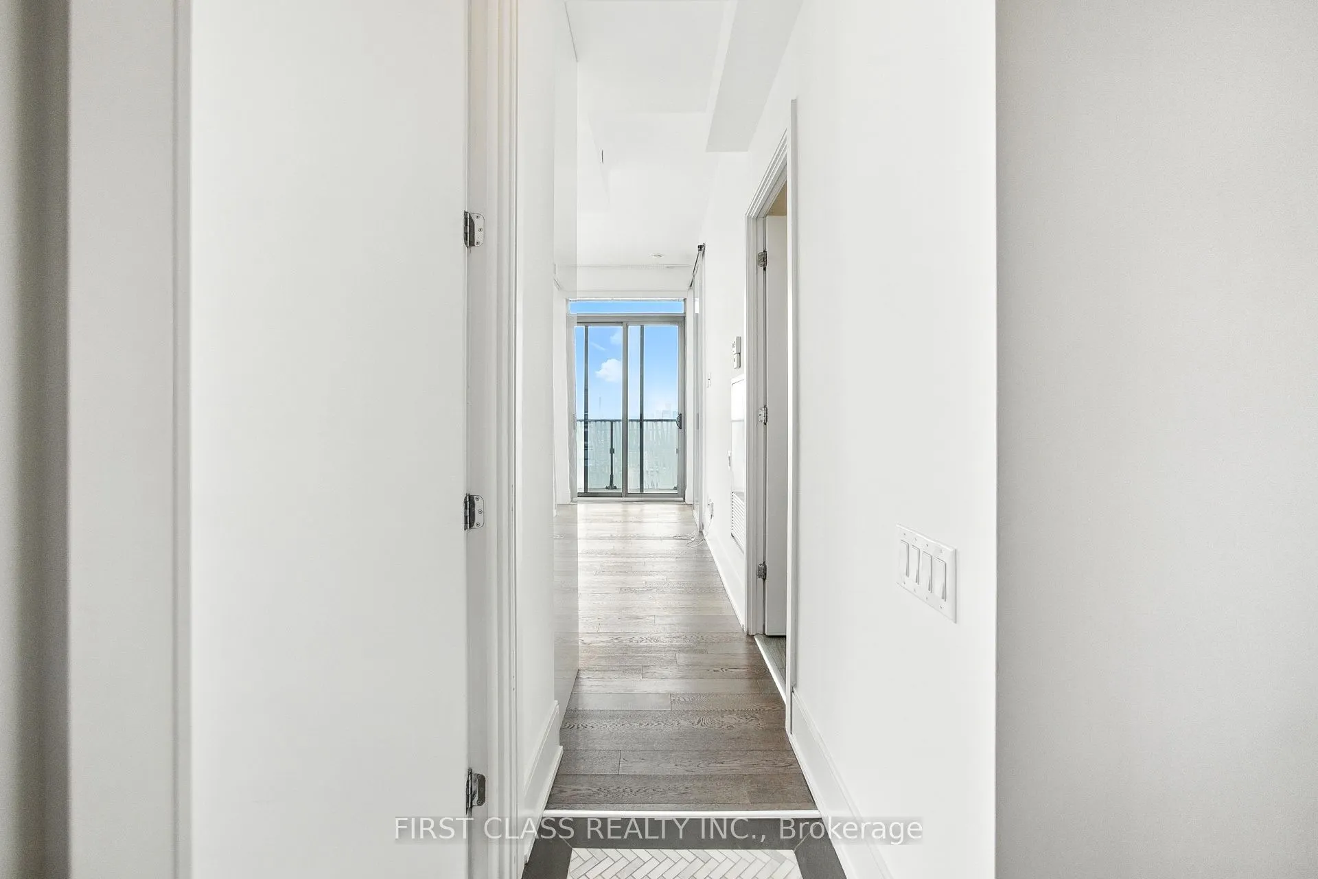 42 Charles Street E, #4804